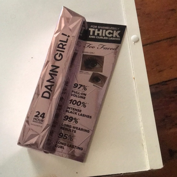 ❌SOLD❌ Too Faced Damn Girl 24 Hour Mascara - Picture 7 of 8